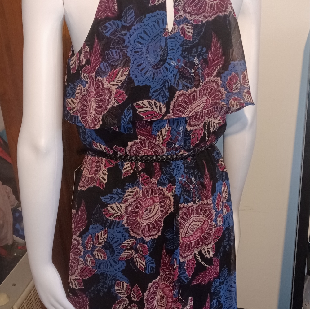 New Belted Dress (medium) - Picture 4 of 5